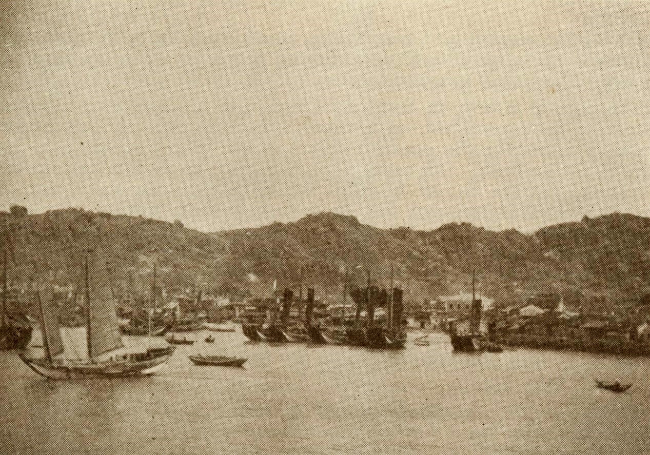 Chinese junks in Amoy Harbour strange but sail well Sea Breezes July 1927
