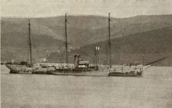 Monkbarns at work but now a hulk at Corcubion Sea Breezes July 1927