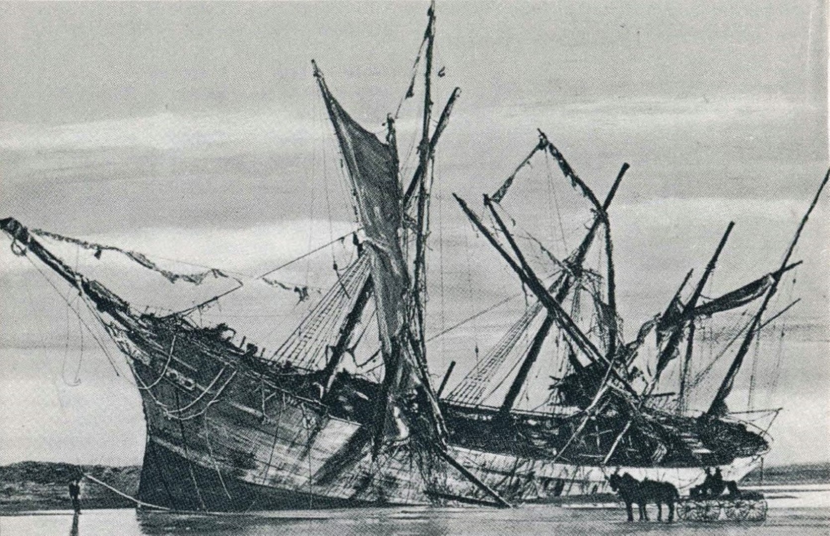 Peter Iredale wrecked on the Oregon Coast masts sails spars and rigging ruined 1906
