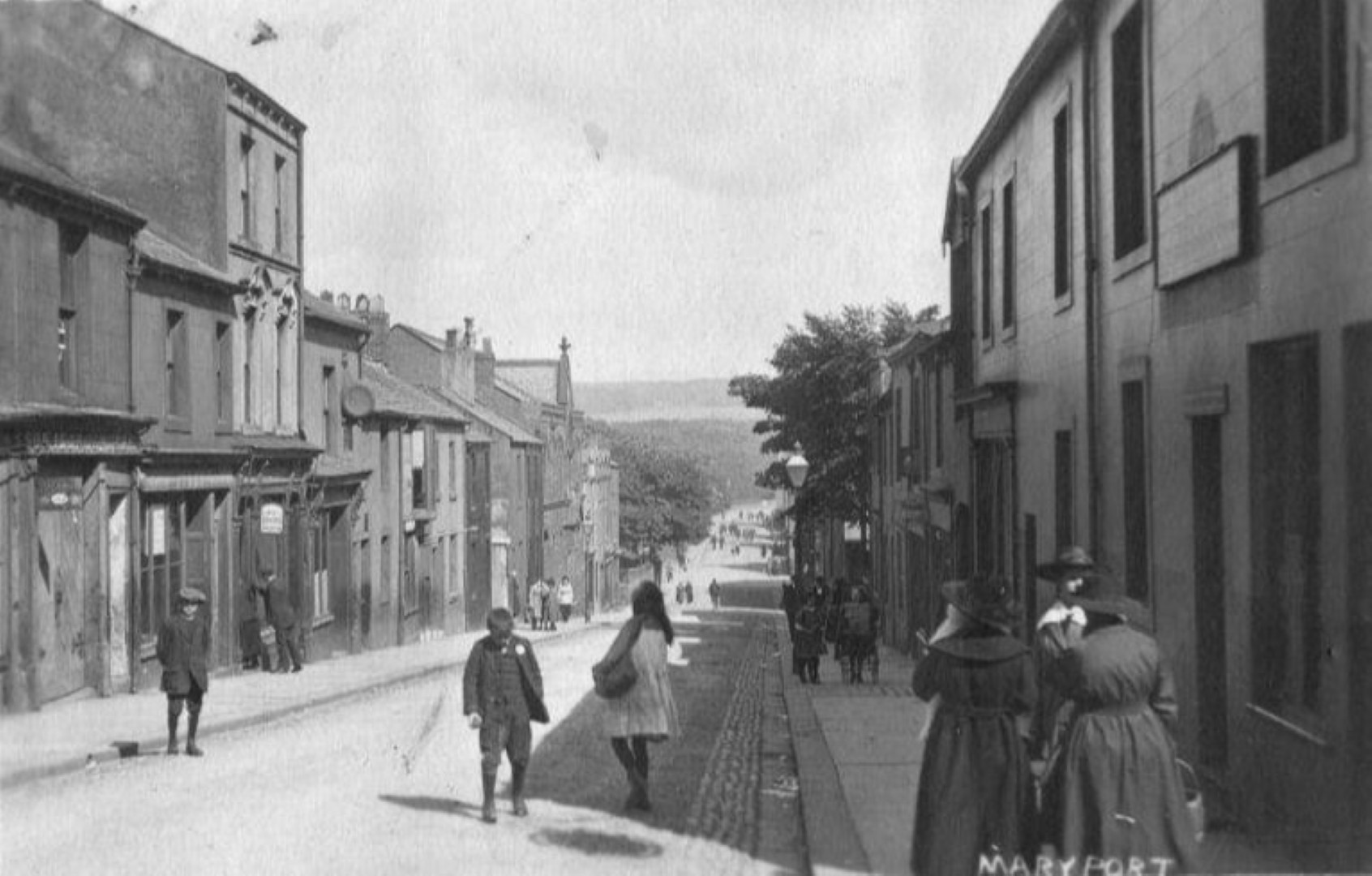 Wood Street now with Pearl Garden on left